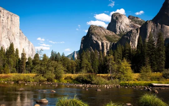 Top 10 Jaw-Dropping National Parks to Hit in the USA in 2025 (Nature Nerds, Assemble)